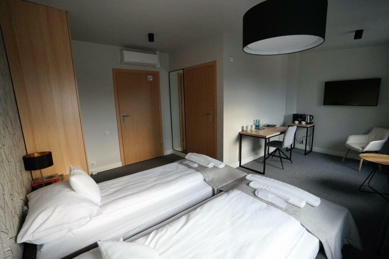 Aparthotel Kamienica Nr 6 Aleksandrów Łódzki Exterior foto